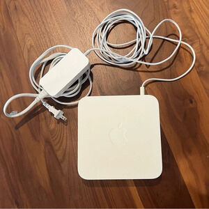 Apple A1143 Airport Extreme Wireless Airport with AC Adapter *untested*